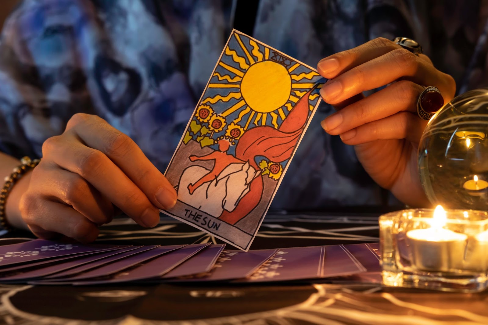 Tarot Danışmanlığı: Geleceğinizi Aydınlatan Kadim Bilgelik